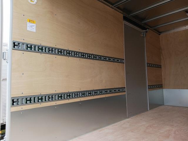 Mitsubishi Fuso Canter 4