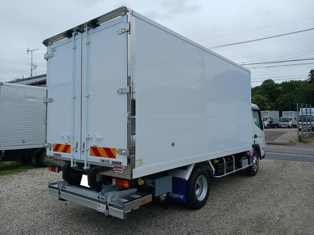 Mitsubishi Fuso Canter 2