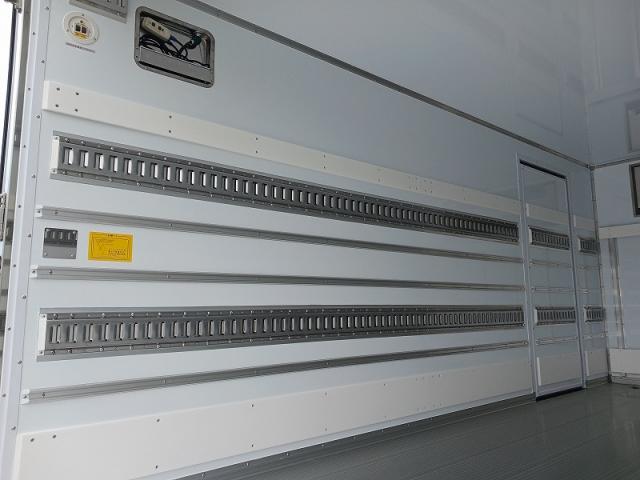 Mitsubishi Fuso Canter 4