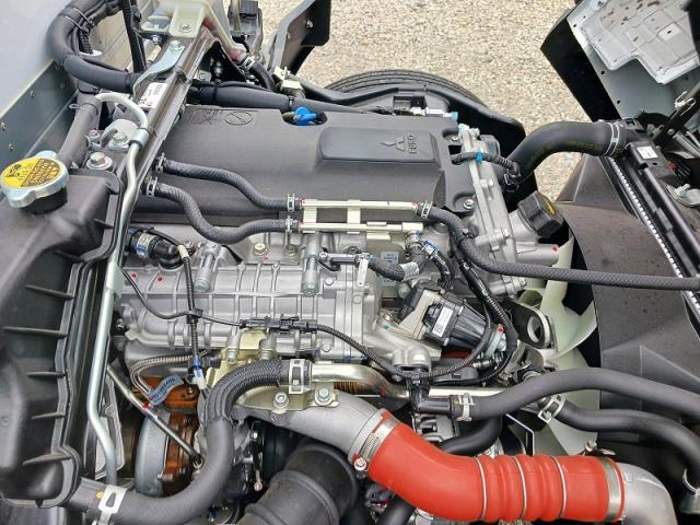Mitsubishi Fuso Canter 8