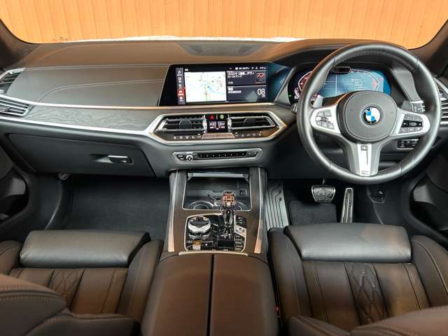 BMW X7 6