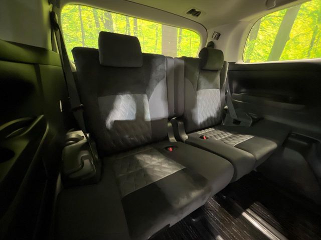 Toyota Vellfire 10