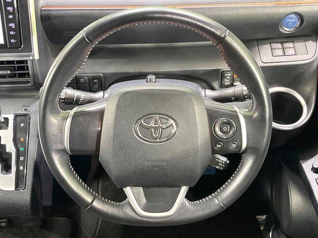 Toyota Sienta 12