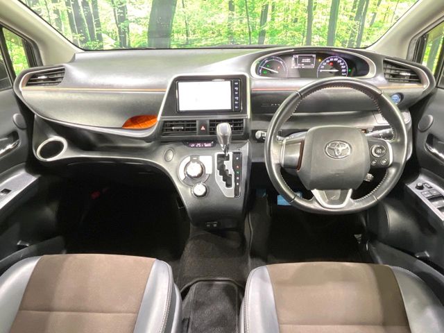 Toyota Sienta 2
