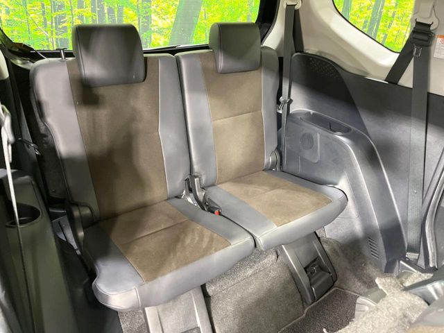 Toyota Sienta 10