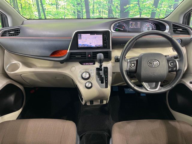 Toyota Sienta 2