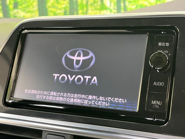 Toyota Sienta 4