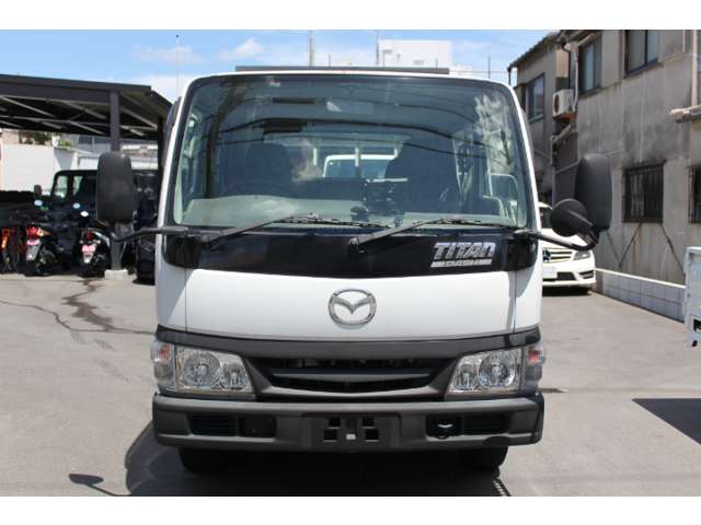 Mazda Titan Dash 2