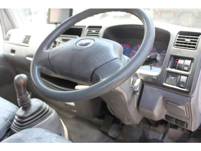 Mazda Titan Dash 8