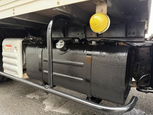 Hino Dutro 12