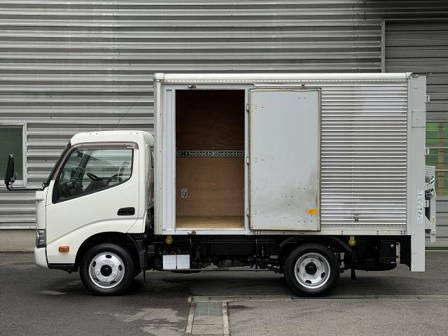 Hino Dutro 3