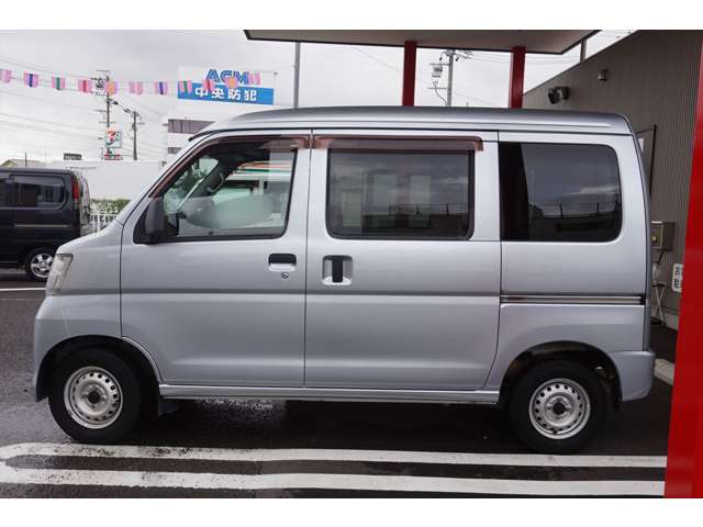 Daihatsu Hijet Cargo 4
