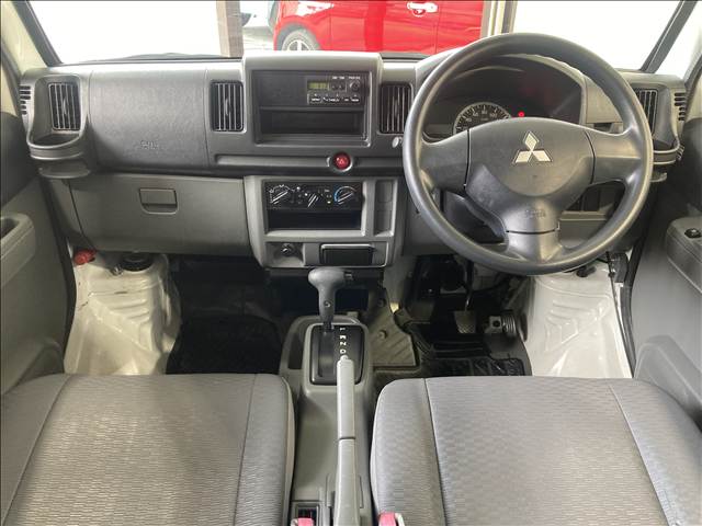 Mitsubishi Minicab Van 3