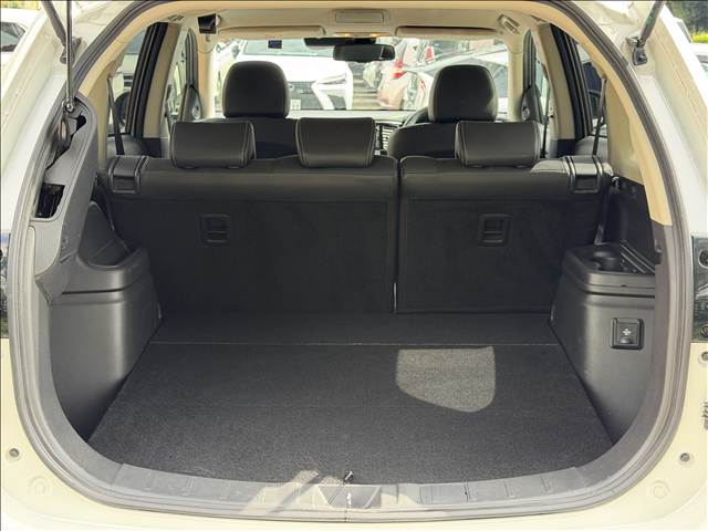 Mitsubishi Outlander PHEV 11