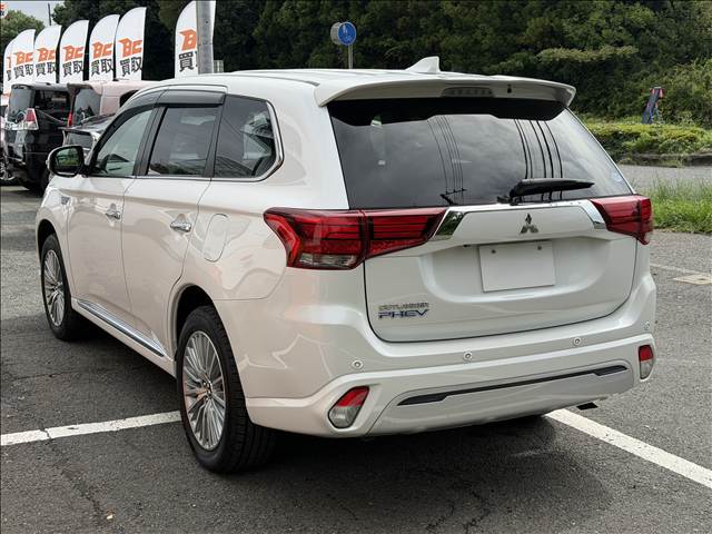 Mitsubishi Outlander PHEV 8