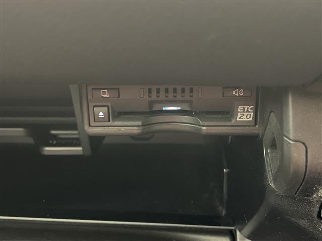 Lexus UX 8