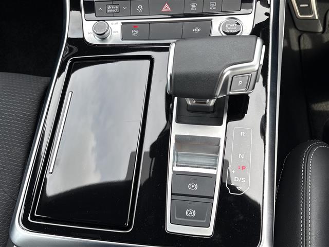 Audi Q8 12