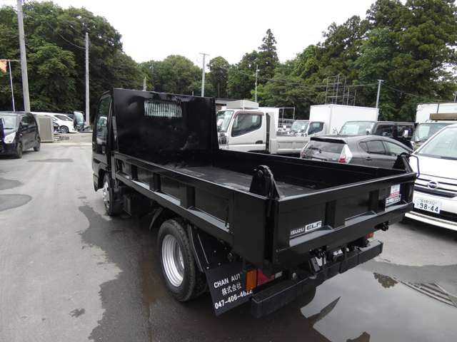 Isuzu Elf 7