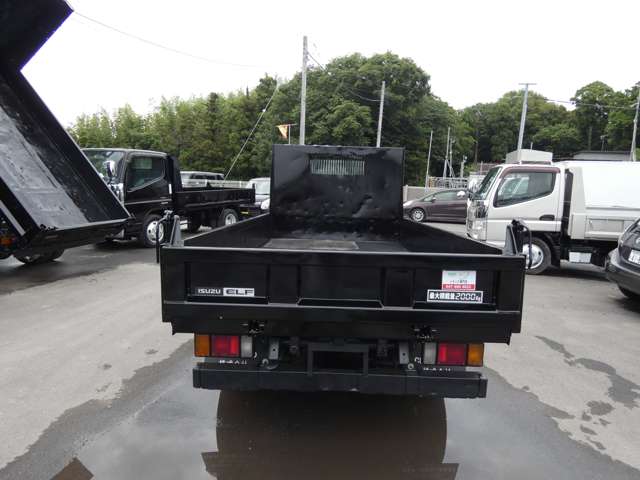 Isuzu Elf 8