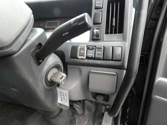 Isuzu Elf 11
