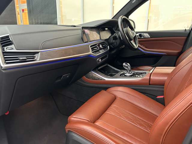 BMW X7 12