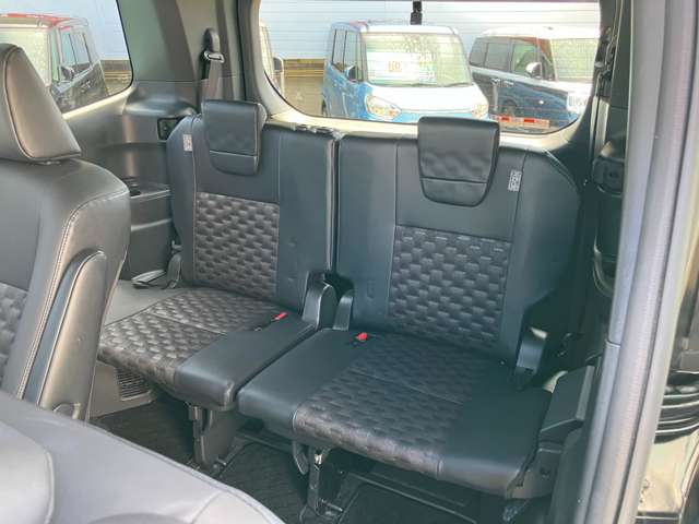 Toyota Voxy 11