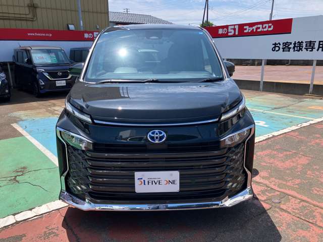 Toyota Voxy 3