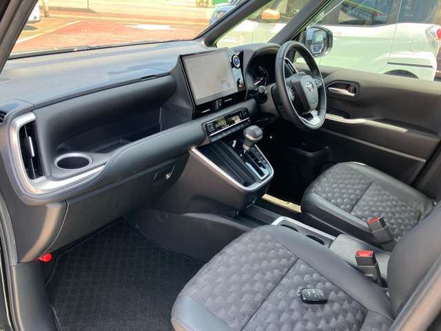 Toyota Voxy 7
