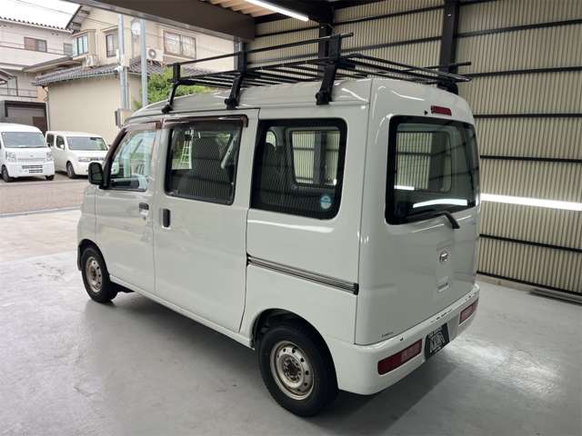 Daihatsu Hijet Cargo 11