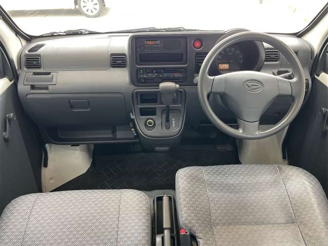 Daihatsu Hijet Cargo 3