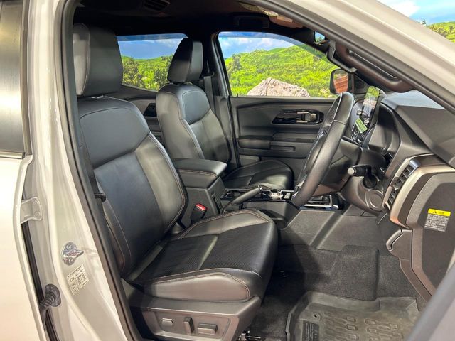 Mitsubishi Triton 8