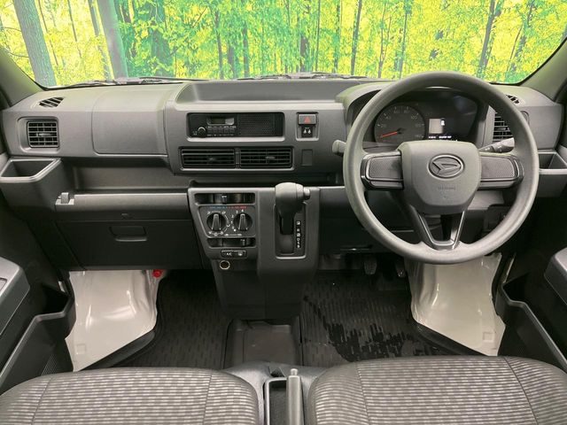 Daihatsu Hijet Cargo 2