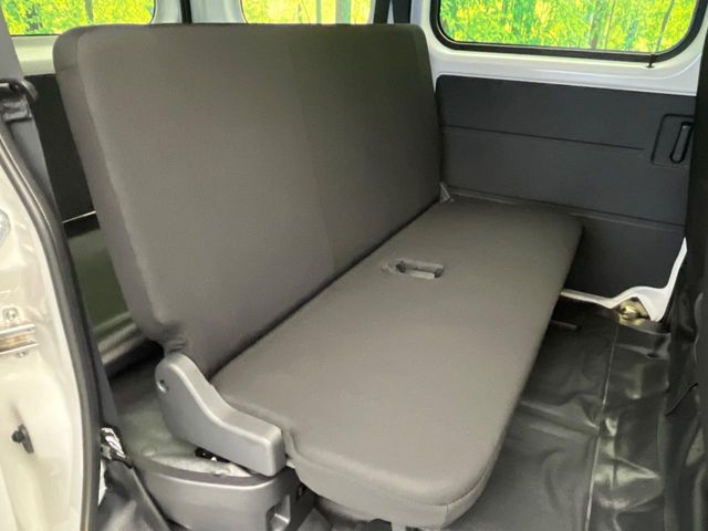 Daihatsu Hijet Cargo 9