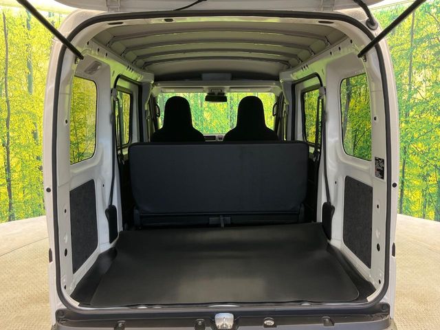 Daihatsu Hijet Cargo 10