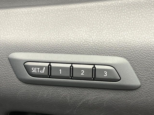 Lexus UX 7