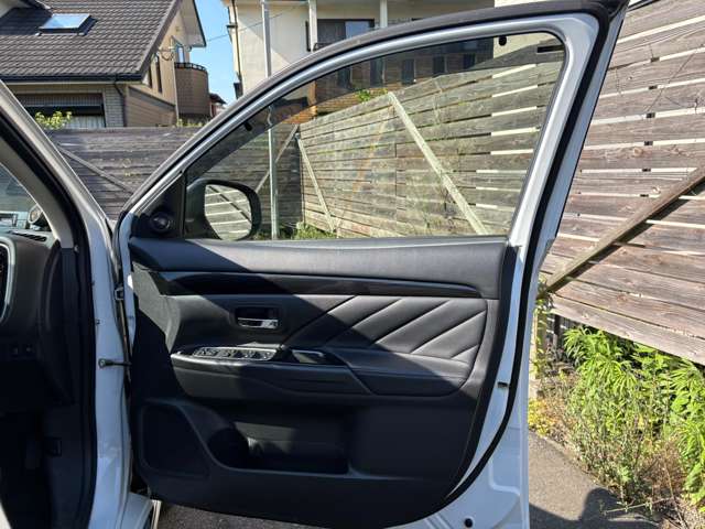 Mitsubishi Outlander PHEV 11