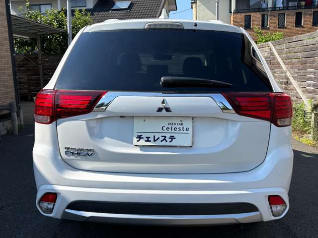 Mitsubishi Outlander PHEV 7