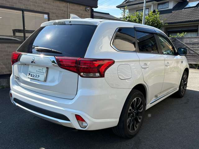 Mitsubishi Outlander PHEV 8