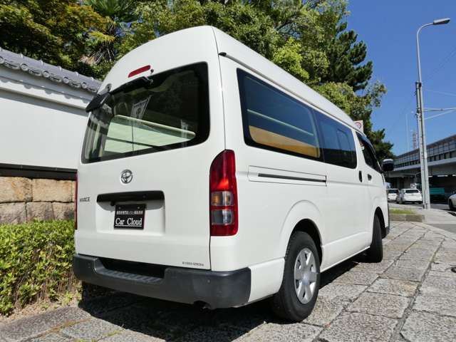 Toyota Hiace Van 11