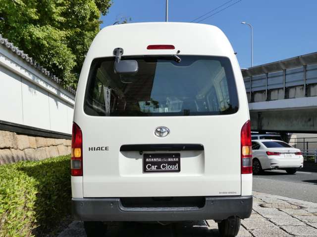 Toyota Hiace Van 12