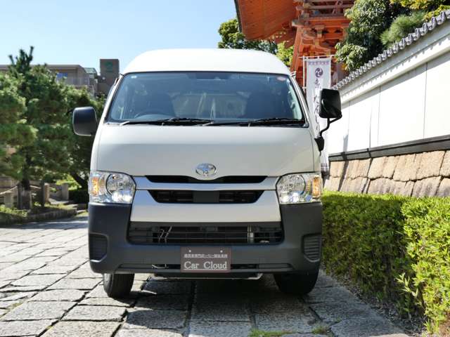 Toyota Hiace Van 7