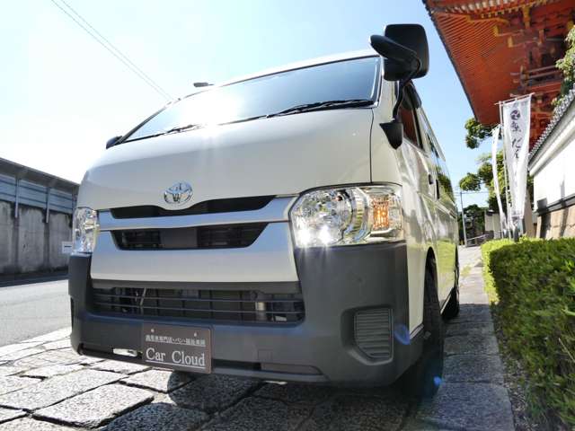 Toyota Hiace Van 8