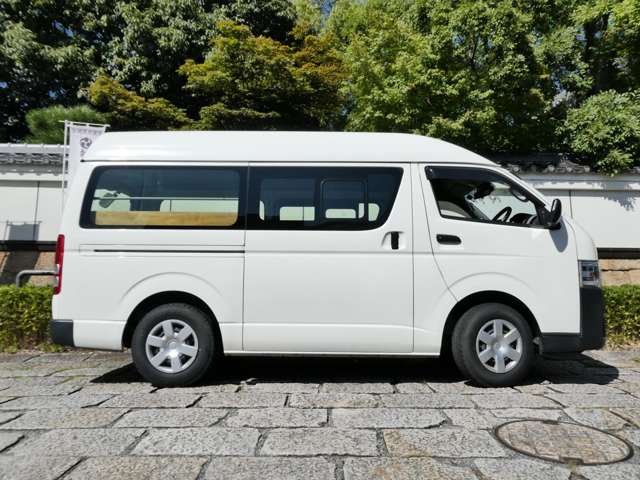 Toyota Hiace Van 9