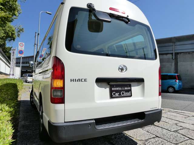 Toyota Hiace Van 10