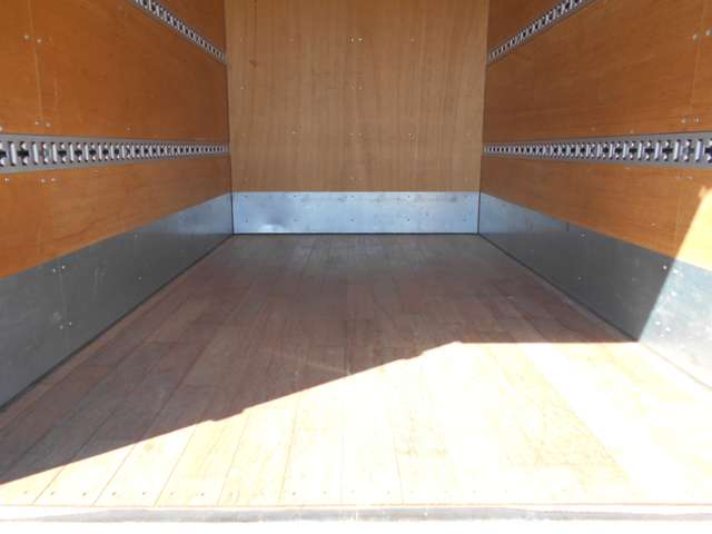 Mitsubishi Fuso Canter 11