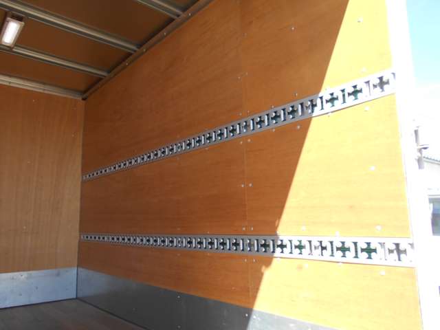 Mitsubishi Fuso Canter 12
