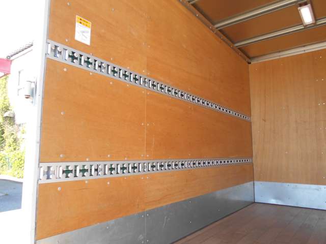 Mitsubishi Fuso Canter 10