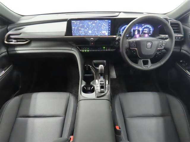 Toyota Crown Estate 5