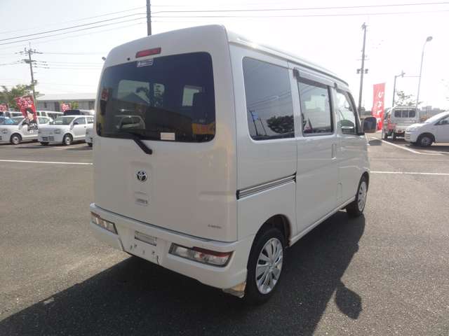 Toyota Pixis Van 7