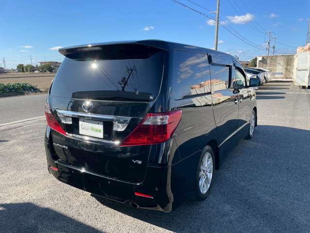 Toyota Alphard 6